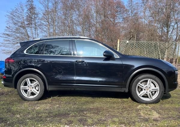 Porsche Cayenne cena 160000 przebieg: 190000, rok produkcji 2016 z Grudziądz małe 781